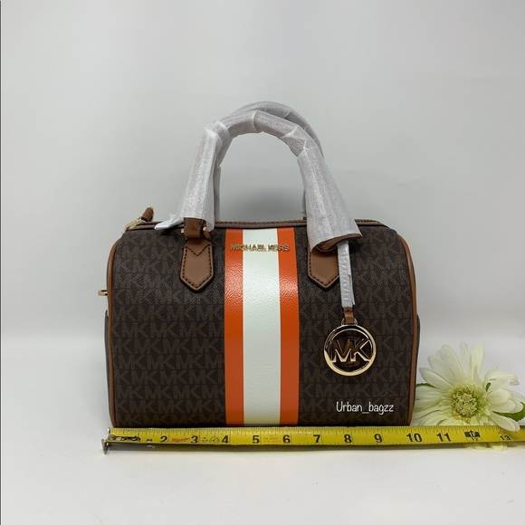 Michael Kors Bedford Small Duffle Satchel - Picture 3 of 12